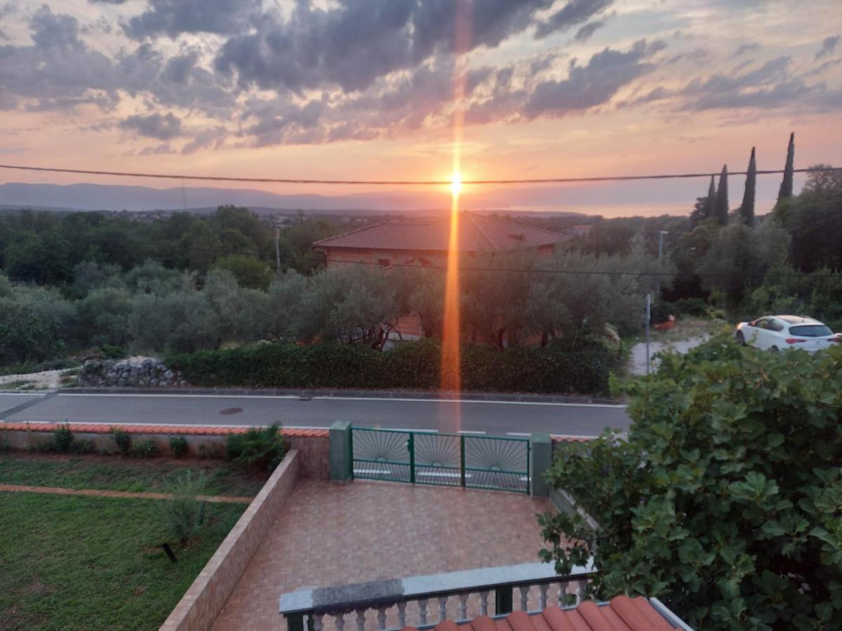 Vila Paula Malinska Bagian luar foto
